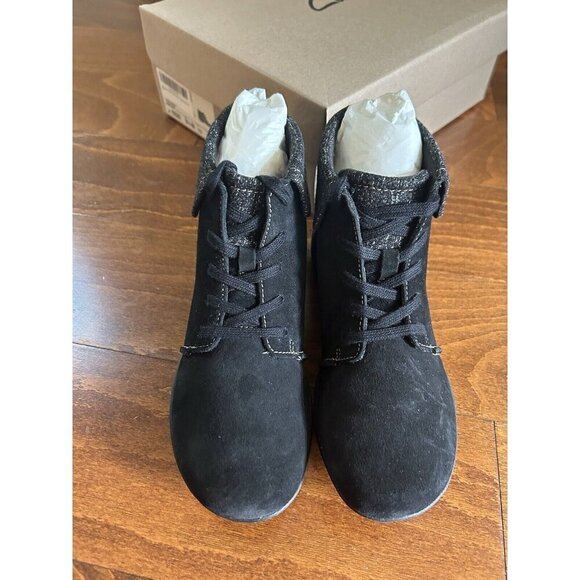 Clarks Women's 5.5 M Roseville Lace Black Lace Up Ankle Boots Suede NEW - Picture 5 of 8